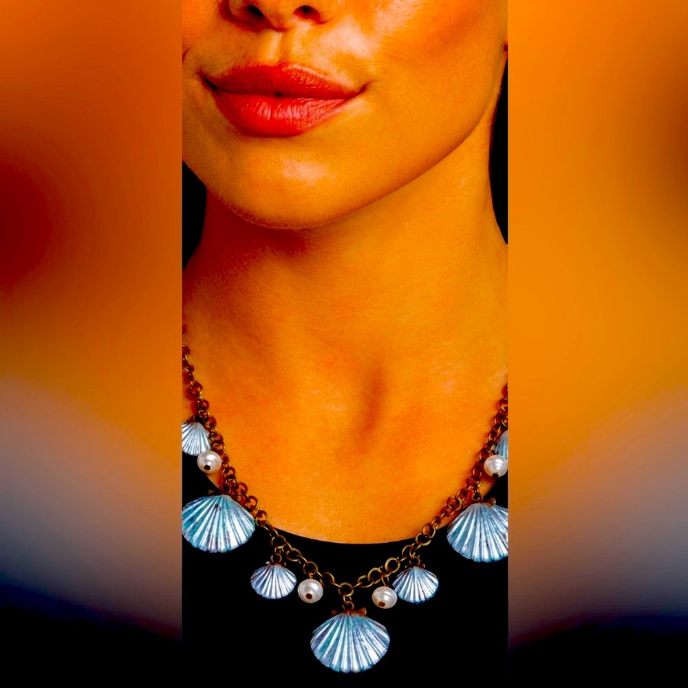 🧜🏻♀️🐚🧜🏼♂️ BEACH PLEASE❗️ PAPARAZZI “SEASHELL SOPHISTICATION” BRASS NECKLACE❗️ - Picture 2 of 5
